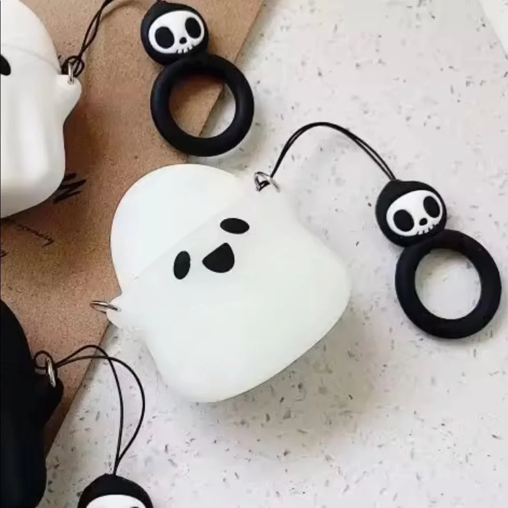 AirPods 1 & 2 Generation Case Glow in the Dark - Picture 1 of 2